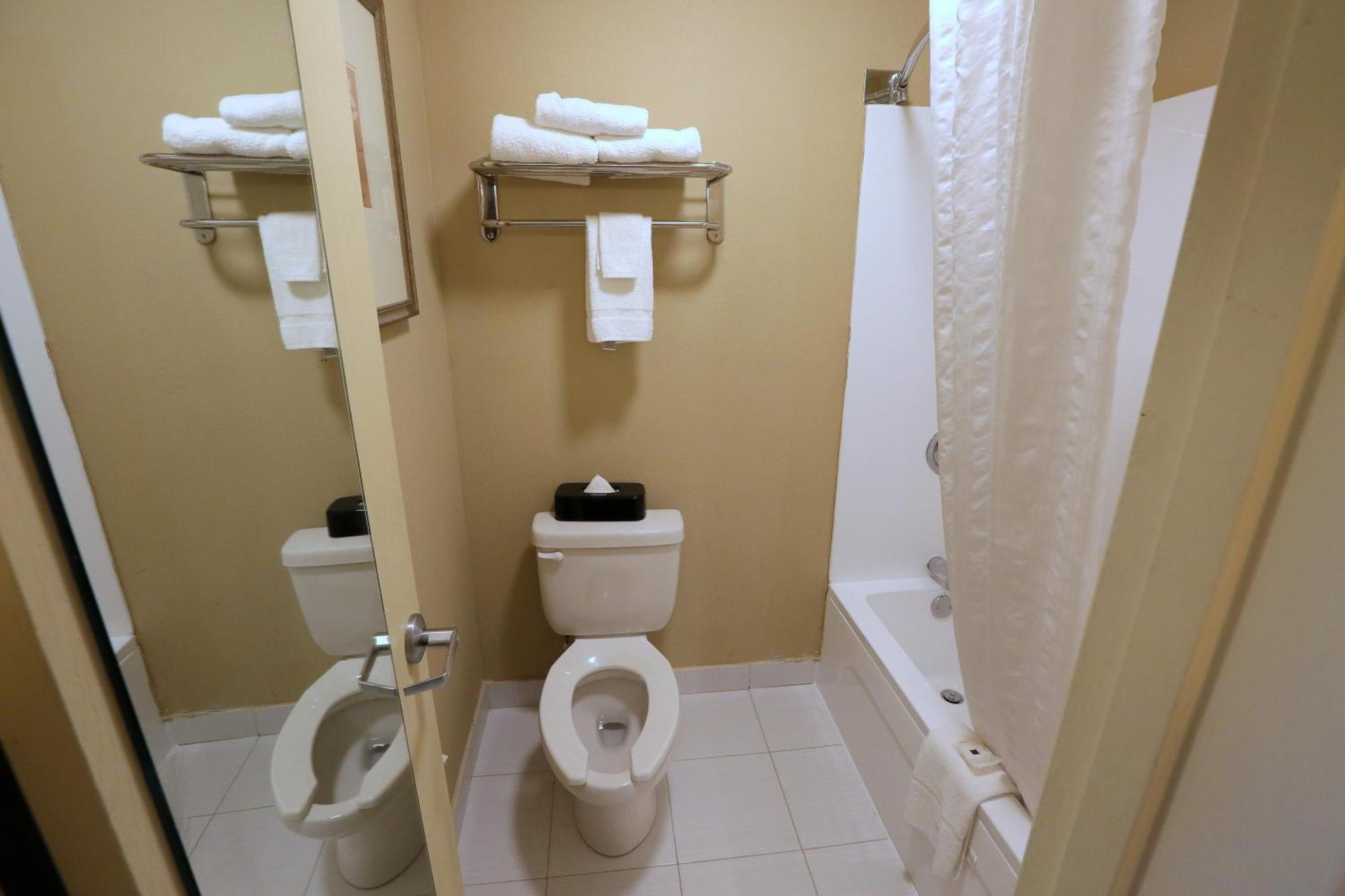 Country Inn & Suites By Radisson, Charlotte I-85 Airport, Nc ภายนอก รูปภาพ
