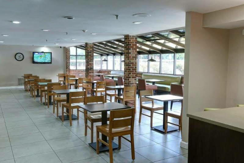 Country Inn & Suites By Radisson, Charlotte I-85 Airport, Nc ภายนอก รูปภาพ